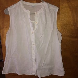 Sleeveless button up shirt
